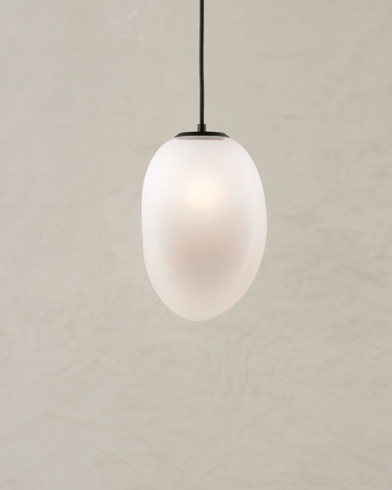 Lacuna Oval Pendant - Medium